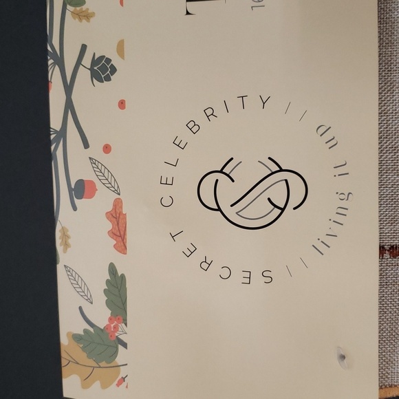 Secret Celebrity NWT Pumpkins and Leaves 72 x 16 Table Runner - Picture 3 of 8